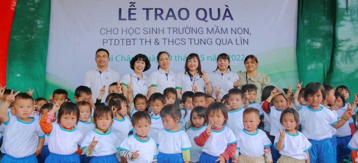 ACEFIC trao tặng 800 suất quà cho các em nhỏ vùng cao tỉnh Lai Châu