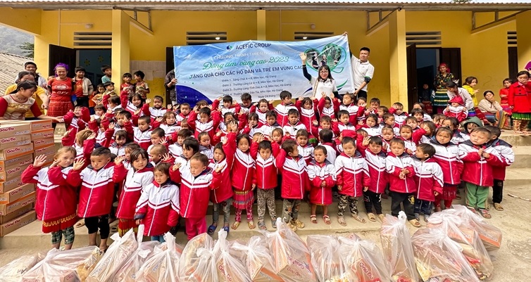 Hành trình thiện nguyện "ĐÔNG ẤM VÙNG CAO 2023": Trao hơi ấm - Xây hy vọng